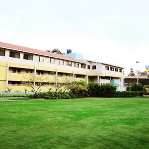 Hotel Palms Residency